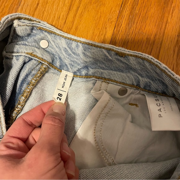 Pacsun Ripped Distressed Mom Jeans Blue Size 28 - Picture 5 of 5